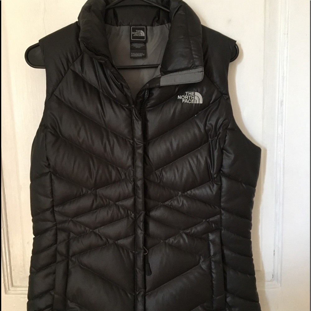 New north face vest